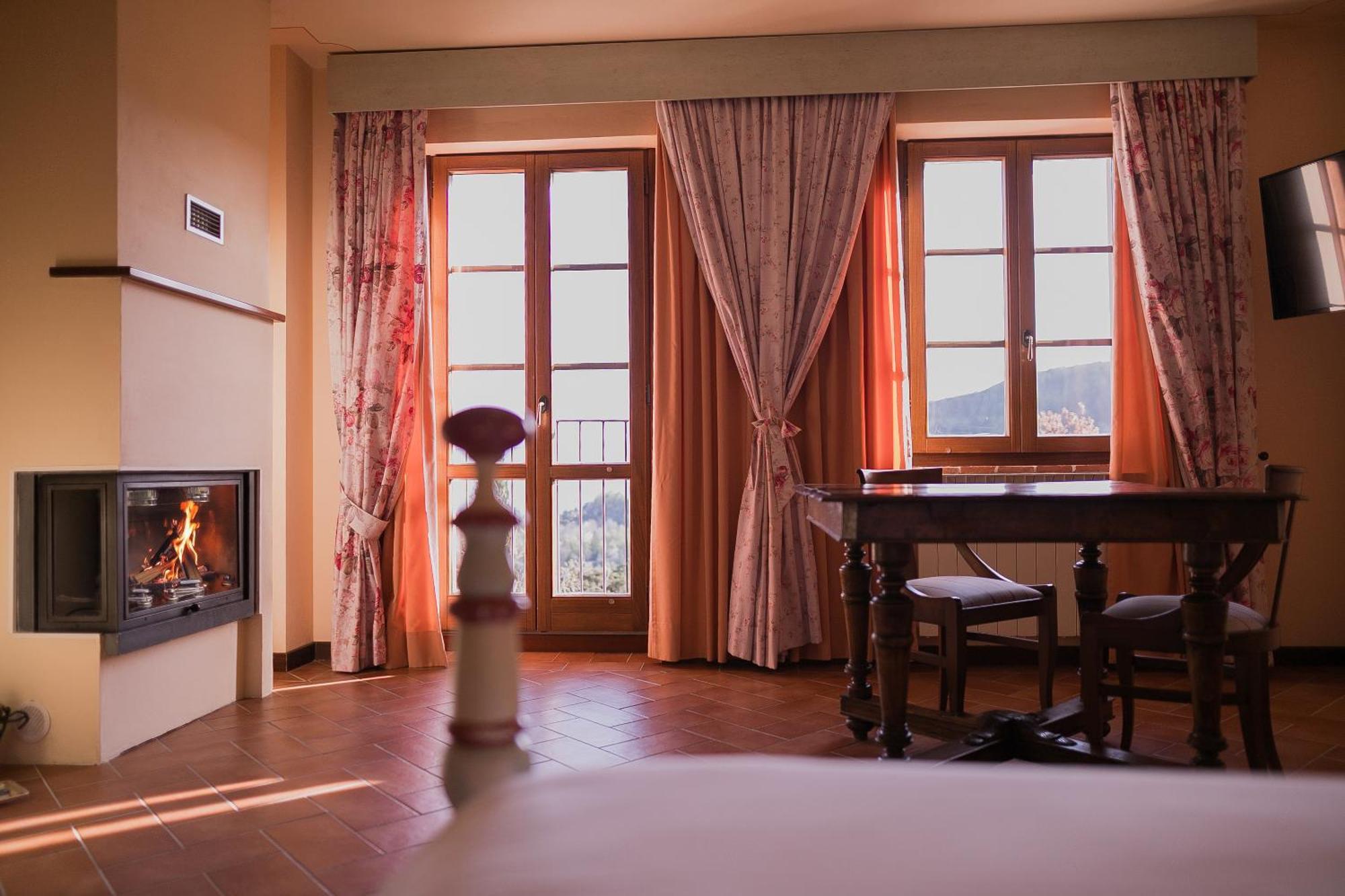 Borgo I Tre Baroni - Spa Suites & Resort Poppi Zewnętrze zdjęcie