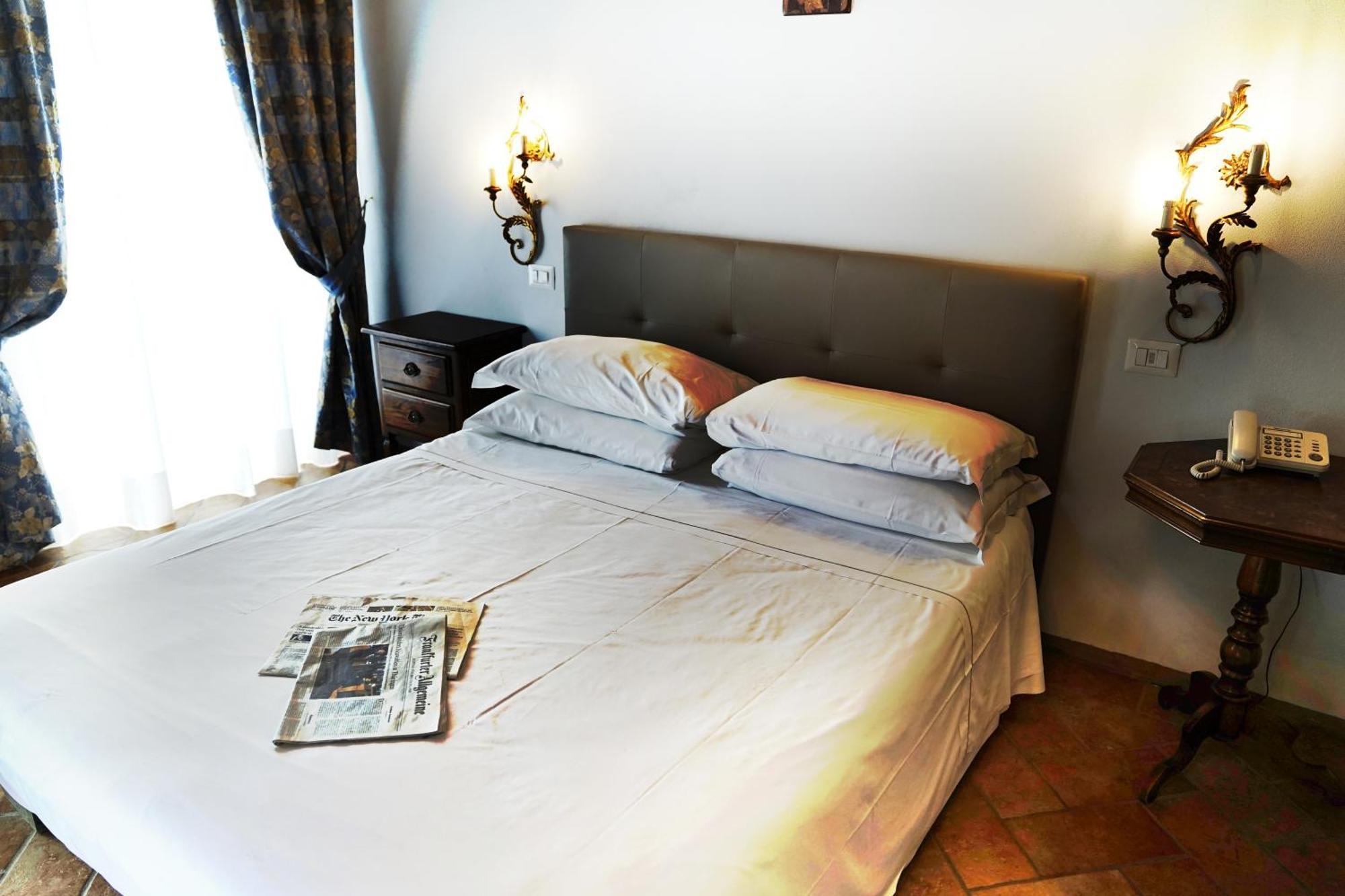 Borgo I Tre Baroni - Spa Suites & Resort Poppi Pokój zdjęcie
