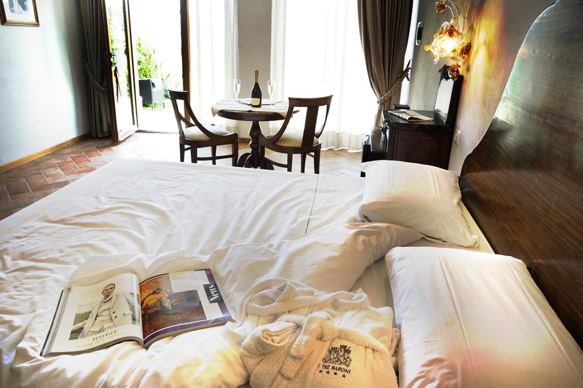 Borgo I Tre Baroni - Spa Suites & Resort Poppi Pokój zdjęcie